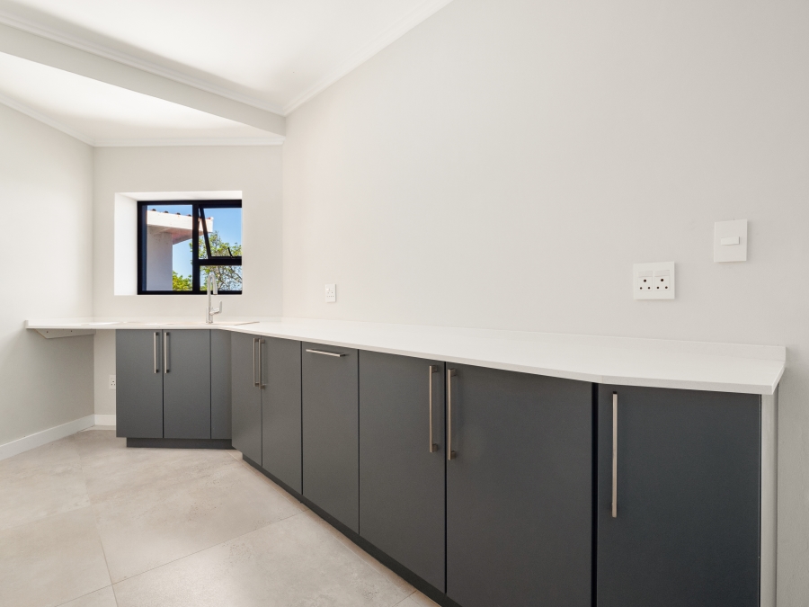 5 Bedroom Property for Sale in Paradise Western Cape